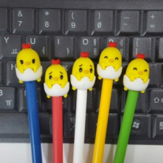 병아리 캐릭터 연필
