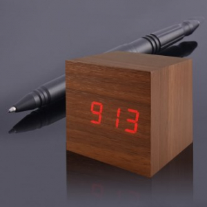 알파큐브 LED 탁상시계