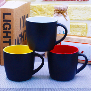 테라 무광 블랙 인 레드 베이직 머그컵