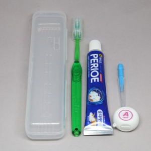 이중모 + 사각 케이스 + 치약 + 치간 칫솔 + 치실