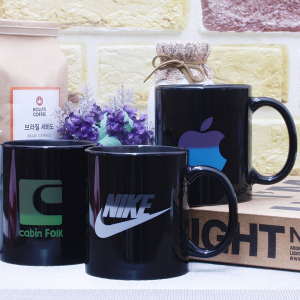 매직 변색 올블랙 머그컵