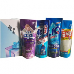 세제 4종 세트- 2호 (피죤 리치 퍼퓸 섬유유연제 300ml + 피죤 액츠 퍼펙트 세탁세제 300ml + 리큐 진한겔 세탁세제 300ml + 무균무때 욕실용 300ml)