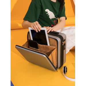 기내 반입 가능한 16인치 소형 레디백