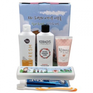 어려운이웃 케이스 + 케라시스 샴푸 + 샤워메이트 바디워시 + 과일나라 핸드에센스 + 크리오 여행용칫솔 치약 세트 4종세트