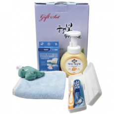 아쿠아 밴드 혼합형 + 크리오 여행용치약칫솔 세트 + 아이깨끗해 핸드워시 + 캐릭터 핸드타올 4종세트