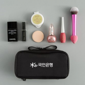 수납이 편리한 다용도파우치