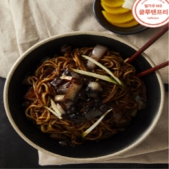 메밀에 빠진 테프 짜장면