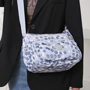 크로스백 경량 나일론 바디 캐주얼 데일리 숄더 백 여성 나들이 여행가방