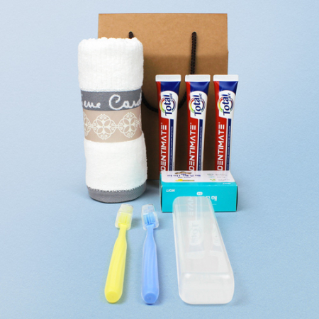 피에르가르뎅 세면타올 + 크리오 덴티메이트 토탈케어 3개 + 부케가르니 미세모 칫솔 2개 + 아이깨끗해 비누 + 치약칫솔케이스 + 끈케이스 #2