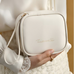 화장품파우치 생리대파우치 여성용파우치 다용도파우치 소형파우치 비밀파우치 위생용품파우치