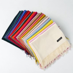 부드러운 캐시미어 목도리