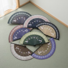 (기성)전통부채 타공 자개부채 고급실크천 실크인쇄 (케이스포함)