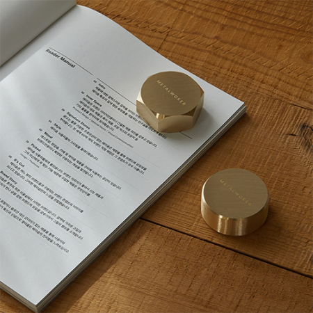 황동 원형 육각 문진/페이퍼웨이트 소품 #2