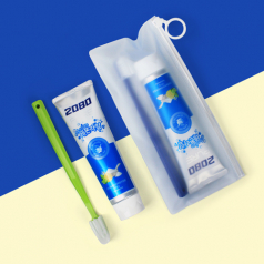 애경 2080 퓨어 클린민트 치약 125g+크리오 미세모칫솔+지퍼백