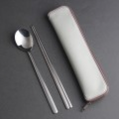 어른수저와 휴대용수저집 시산제기념품 도시락수저