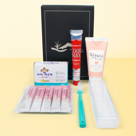 크리오 미세모칫솔+쿨맥스치약 + 아이깨끗해 비누 + 과일나라 핸드크림 + 2080 퓨어 가글 5개 + 투명치약칫솔케이스 + 종이케이스 #3
