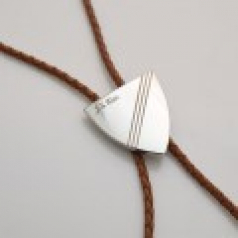 디포나인 이니셜 각인 루프타이 타이슬링