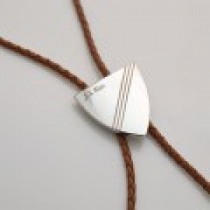 디포나인 이니셜 각인 루프타이 타이슬링